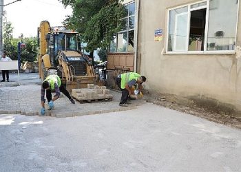 Kırsal Mahallelerde Sokaklar Parke Taşla Kaplanıyor