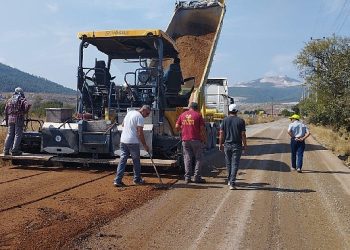 Kırsal Mahallelerde Yol Çalışmaları Devam Ediyor