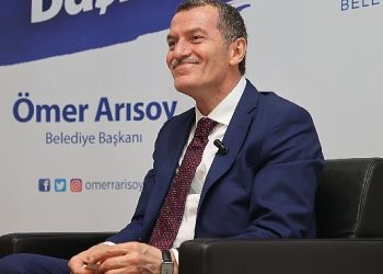 Lider Arısoy Gençlerle Bir Ortada