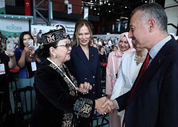 Lider Büyükakın: Biz bu kentin bayanlarına inanıyoruz