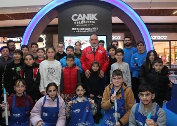 Lider İbrahim Sandıkçı, ” Gençlerimiz için Yeni Projeler Üretmeye Devam Ediyoruz”