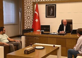 Lider Pekyatırmacı İlçe Sakinlerini Makamında Ağırladı