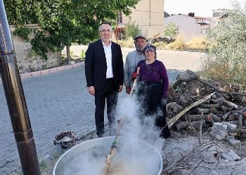 Lider Savran, 20 Temmuz ve Yeni Mahalle’de esnaf ve mesken ziyaretlerinde bulundu
