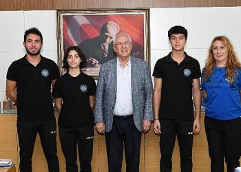 Lider Selvitopu Başarılı Atletleri Kutladı