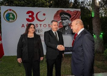 Lider Soyer 30 Ağustos resepsiyonuna katıldı