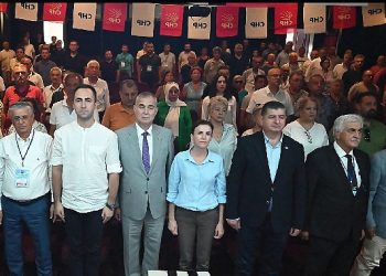 Lider Topaloğlu CHP İlçe Kongresi’ne katıldı