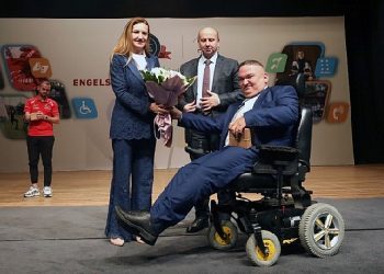 Mahzurları Aşan Üniversite; DEÜ