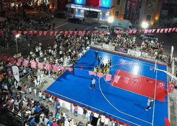 Mustafakemalpaşa’nın markası Tatlıtop Basketbol Şenlikleri başladı