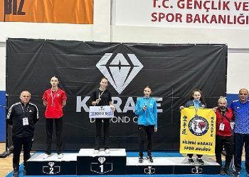 Nilüferli Karatecilerden 1 Altın 2 Bronz Madalya