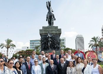 Soyer, “Hayaletler nizamını delip geçeceğiz”