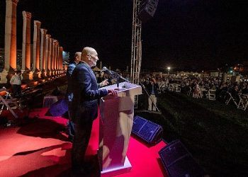 Türkiye’nin mahallî yöneticileri İzmir’in 2500 yıllık yerinde buluştu