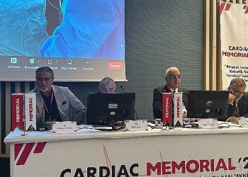 Ünlü Kalp Sıhhati Uzmanları Kalp Cerrahisinde İleri Teknolojileri Paylaştı