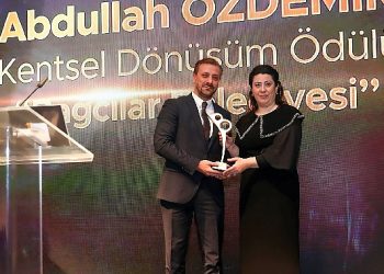 Abdullah Özdemir “Kentsel Dönüşüm” Alanında Mükafata Layık görüldü