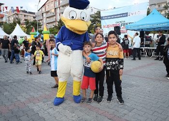 Alışveriş Şenliği Şenliği Çayırova’da Devam Ediyor