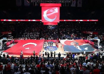 Anadolu Efes, Cumhuriyetimizin 100. Yılını Taraftarlarıyla Kutladı