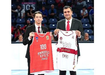 Anadolu Efes, cumhuriyet’imizin 100.yılını taraftarlarıyla kutladı