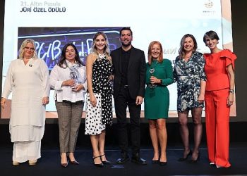 Anadolu Efes’in toplumsal yarar projelerine Altın Pusula’dan iki ödül!