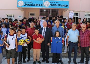 Antalya Büyükşehir’den Serik Dikmen İlkokulu’na spor gereci dayanağı