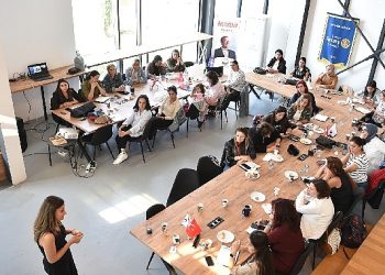 Avcılar’da Bayanlar Üreten Eller Projesi ile Dijitalleşiyor