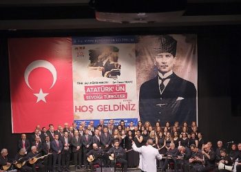 Aydın Büyükşehir Belediyesi, Cumhuriyet’in 100. yılında Atatürk’ün sevdiği türküler konserini izleyicilerle buluşturdu