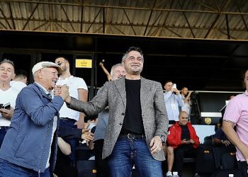 Başkan Aliağa’nın Bileği Bükülmüyor