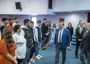 Batur: Konak İş Eğitim Merkezi istihdama can suyu olacak