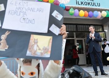 Bergama Belediyesi Dünya Hayvanları Müdafaa Aktifliği Düzenledi