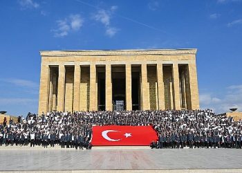 Betek Boya Anıtkabir’de Ata’nın huzuruna çıktı