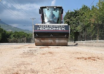 Bozulan Yollar Düzeltiliyor