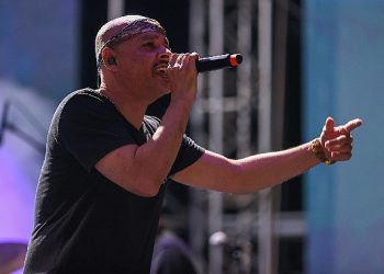 Buca’da Cumhuriyet coşkusu meydanlara sığmadı