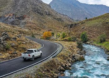 Büyükşehir Belediyesi Bahçesaray Subaşı Yolunu Asfaltladı
