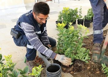 Büyükşehir’den Ulaşlı Camii’ne estetik meydan