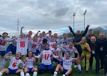 Çanakkale dardanel bayan futbol kadrosu 2.lige yükseldi
