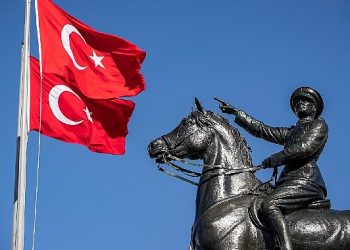 Cumhuriyet coşkusu İzmir’in her yerine yayılacak