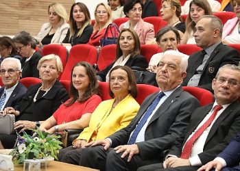 Cumhuriyet’e İz Bırakan Bayanlar Semineri Ağır İlgi Gördü