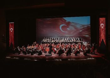 Efes Kültür Yolu Şenliği Cumhuriyet konseriyle başladı