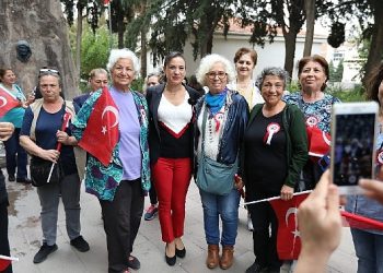 Efes Selçuklu bayanlar Zübeyde hanım’ın huzurunda:Her şey bayanla başlar..