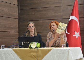 Ege’de “İzmir’de Bir Cumhuriyet Aydını: Vedide Baha Pars” Paneli Düzenlendi