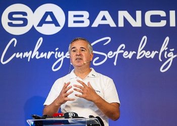 Eğitim ve kalkınmayı ‘Cumhuriyet meselesi’ gören Sabancı, seferberlik ruhunu zelzele bölgesine taşıdı