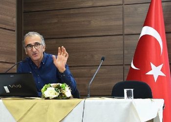 EÜ Edebiyat Fakültesinde “Cumhuriyet Devri Türk Romanında Atatürk” konuşuldu