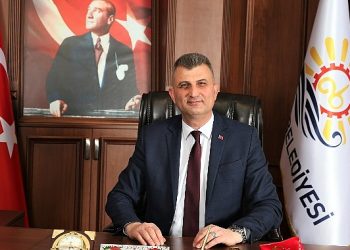 Gölcük Belediye Lideri Ali Yıldırım Sezer, yayınladığı bildiri ile 29 Ekim Cumhuriyet Bayramı’nı kutladı.