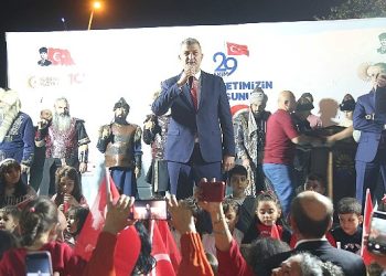 Gölcük’te Cumhuriyet’in 100. Yıl coşkusu mükemmeldi