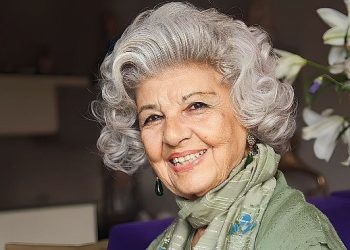 İBB Kent Tiyatroları Jeyan Mahfi Ayral Tözüm’ü kaybetmenin derin hüznünü yaşıyor