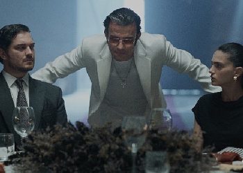 İki insanın kalbinin her şeye karşın birbiri için attığı aşk kıssası..