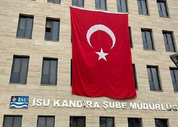 İSU, Türk Bayraklarıyla donatıldı