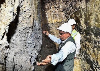 İzmir’i zelzeleye güçlü hale getirmek için 90 hendekten 140 örnek alındı