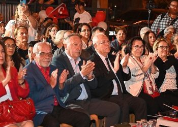 Karabağlar Belediyesi ve ADD Şubesi’nin düzenlediği 100 yıl kutlaması coşkuyla yapıldı