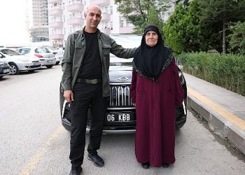 Lider Altınok TOGG’u vatandaşla birlikte kullanıyor