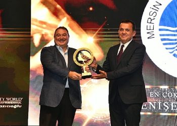 Lider Özyiğit’e “Yılın En Çok Bayan Yönetici İstihdamı Sağlayan Belediye” Mükafatı