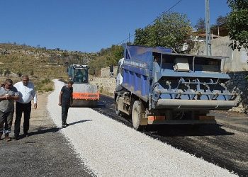 Manavgat Sırtköy Mahallesi Küme Yolu asfaltlanıyor